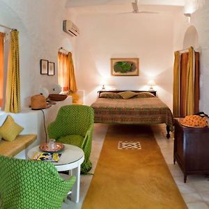 Heritage King Room